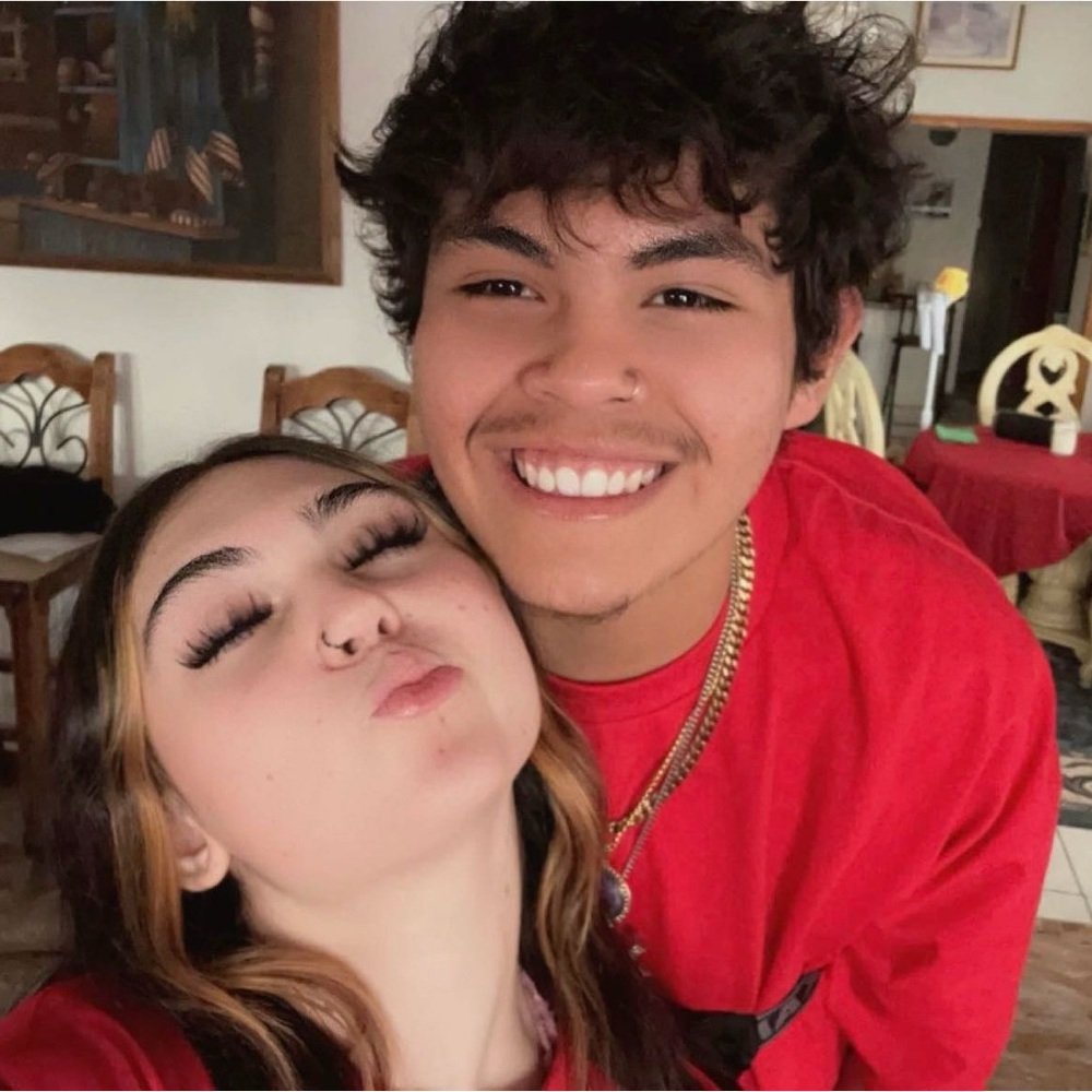 Meet your Posher, Adam & Bella